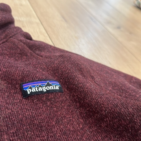 Patagonia burgundy small women’s pullover - Picture 2 of 3
